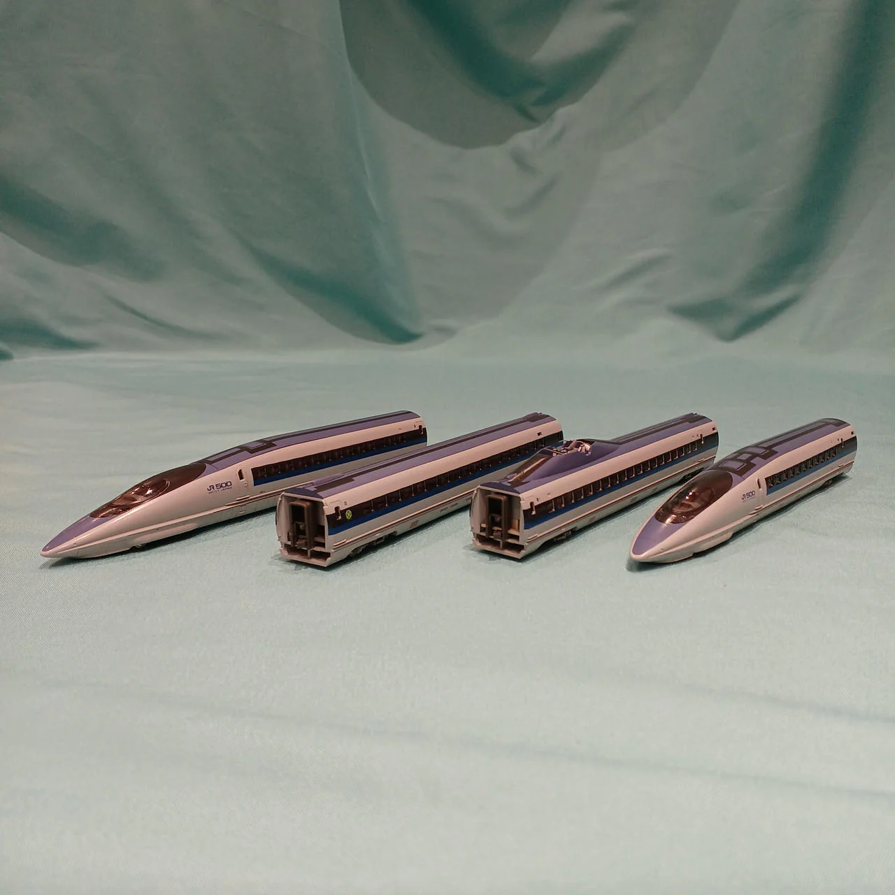 KATO 1/160 500 Series Shinkansen Nozomi 4-Car Basic Set - Image 3