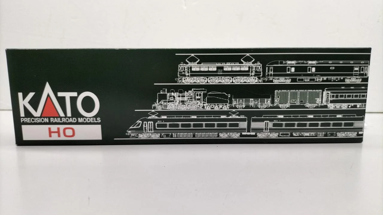 KATO 1-301 EF58 (Large Window, Blue) 1-301 HO Gauge - Image 7