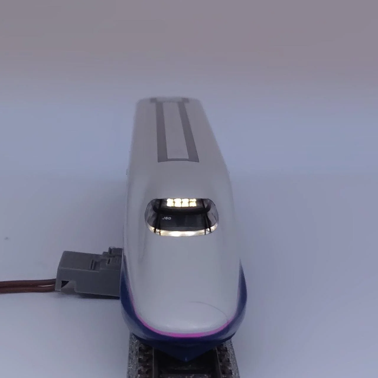 KATO 10-1718 E2 Series 1000 Subseries Shinkansen 6-Car Basic Set - Image 13