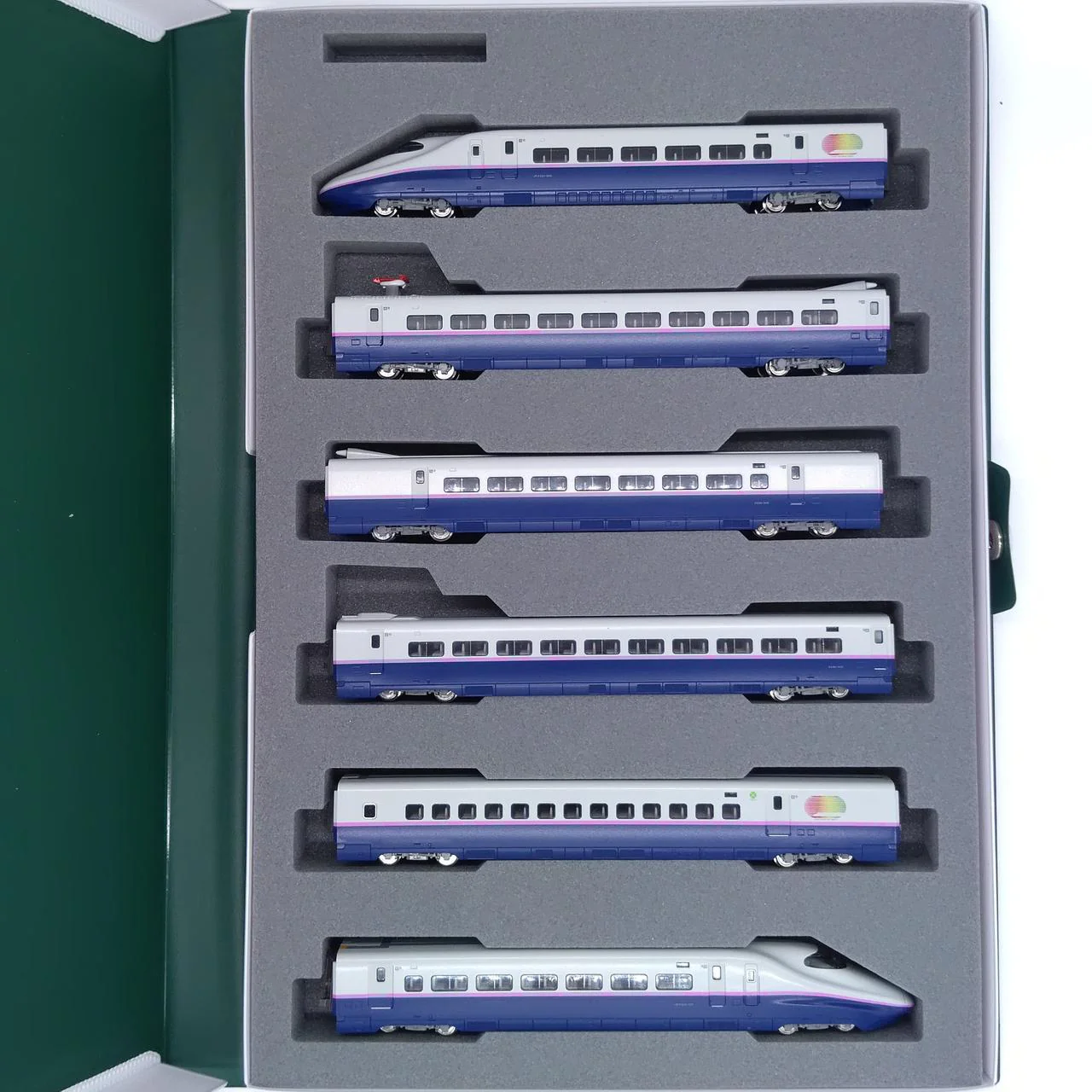 KATO 10-1718 E2 Series 1000 Subseries Shinkansen 6-Car Basic Set - Image 3