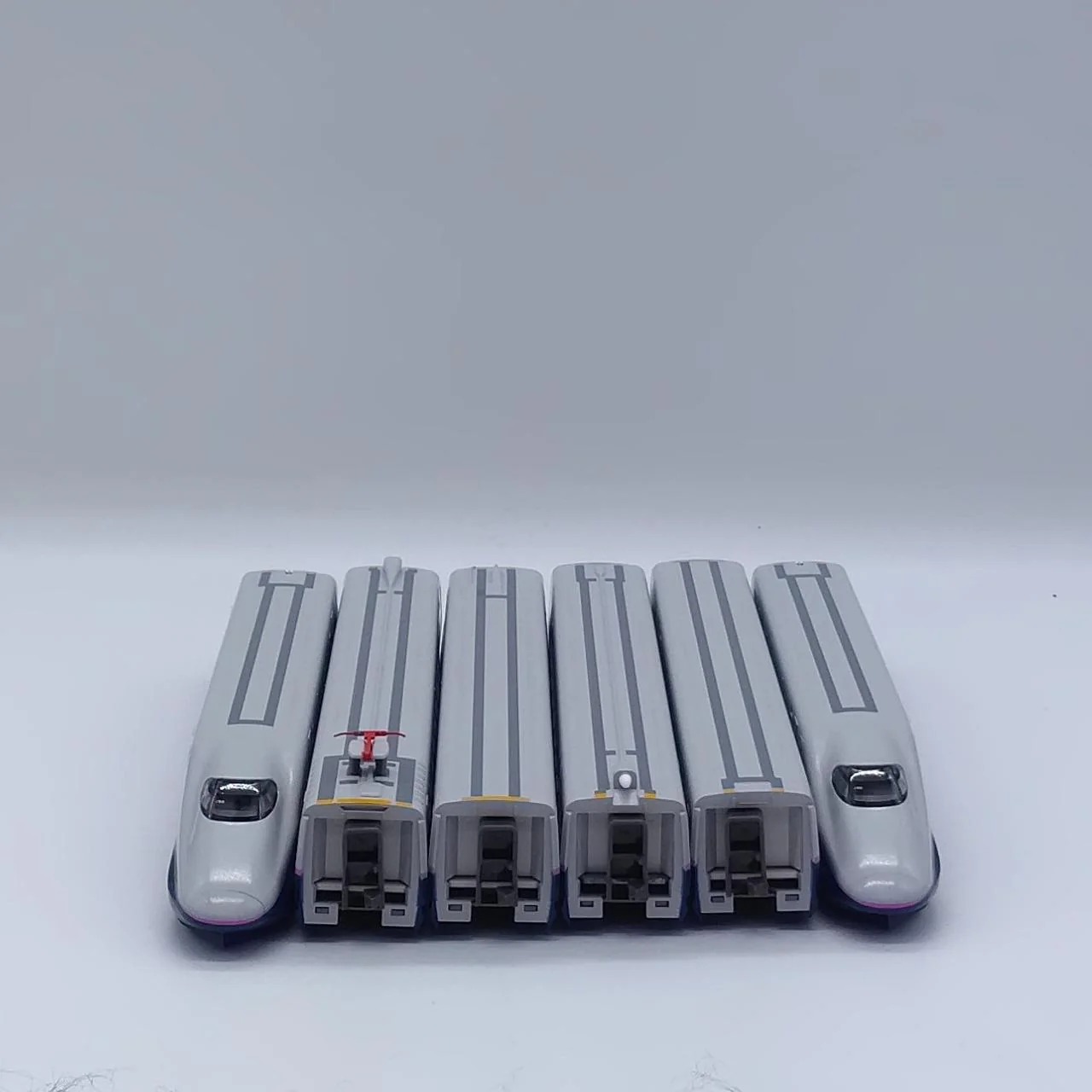 KATO 10-1718 E2 Series 1000 Subseries Shinkansen 6-Car Basic Set - Image 8