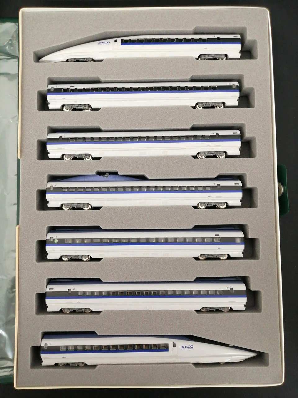 KATO 10-382 500 Series Shinkansen Nozomi Basic Set - Image 2