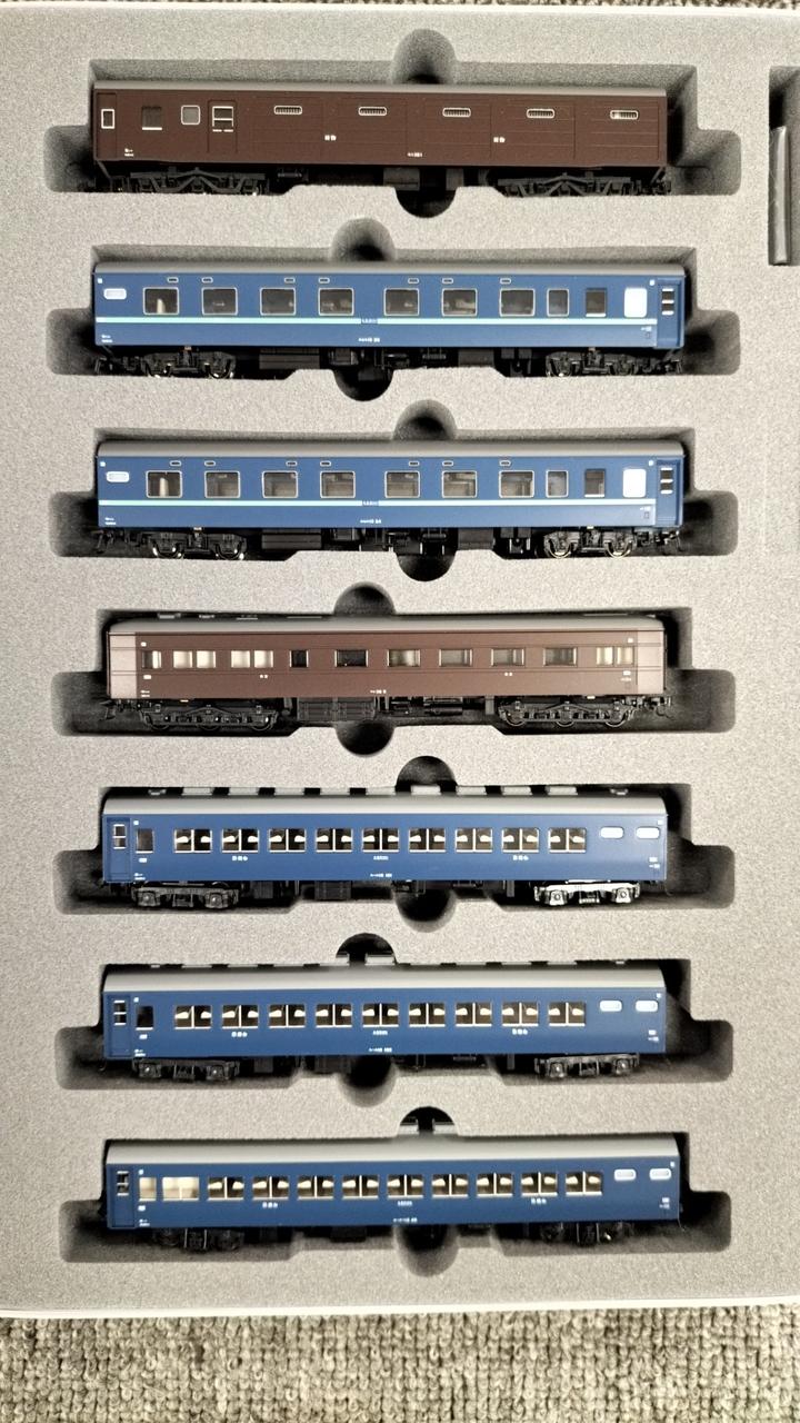 KATO 10 Series Sleeper Express 'Aki' (1967) 7-Car Set 10-1302 - Image 2
