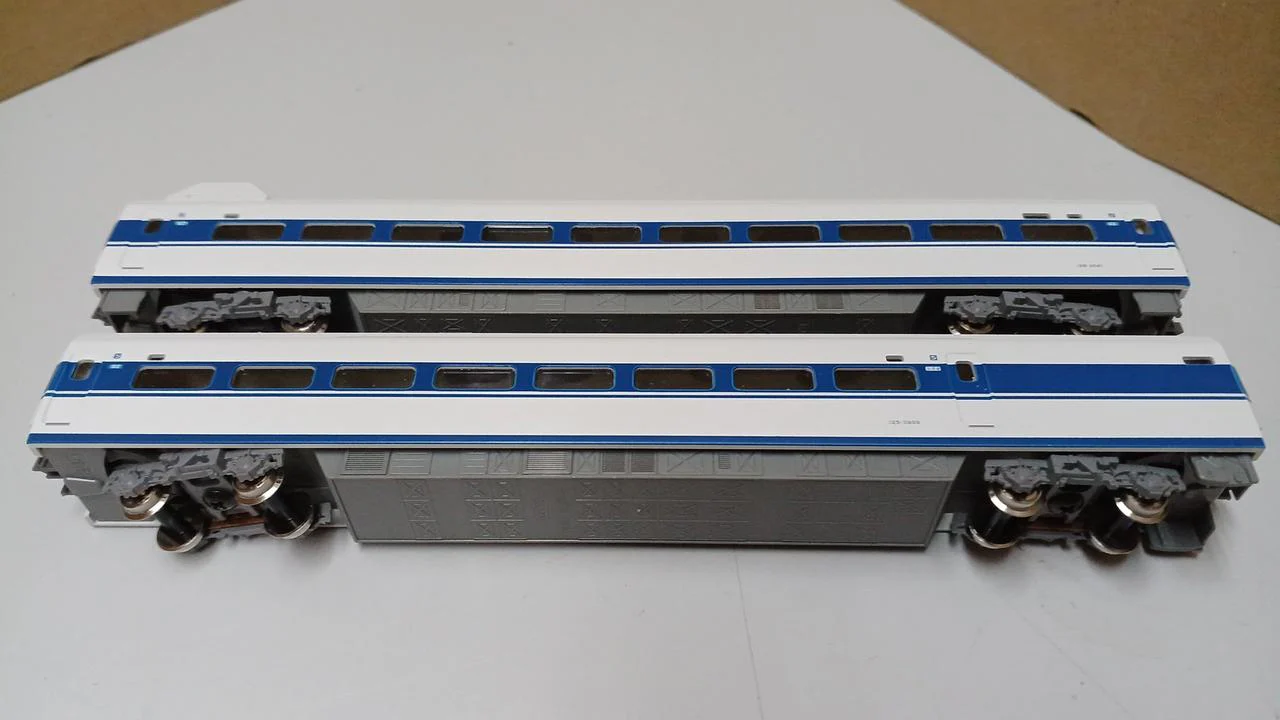 KATO 100 Series Shinkansen Grand Hikari Add-on Set 10-355 - Image 5
