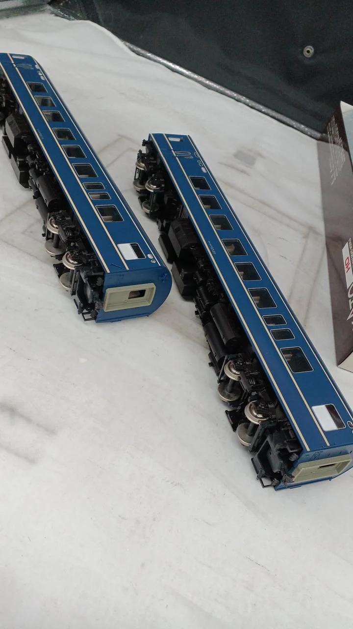 KATO 20 Series Limited Express Type Sleeper Passenger Car 3-504 4-Car Basic Set - Image 6