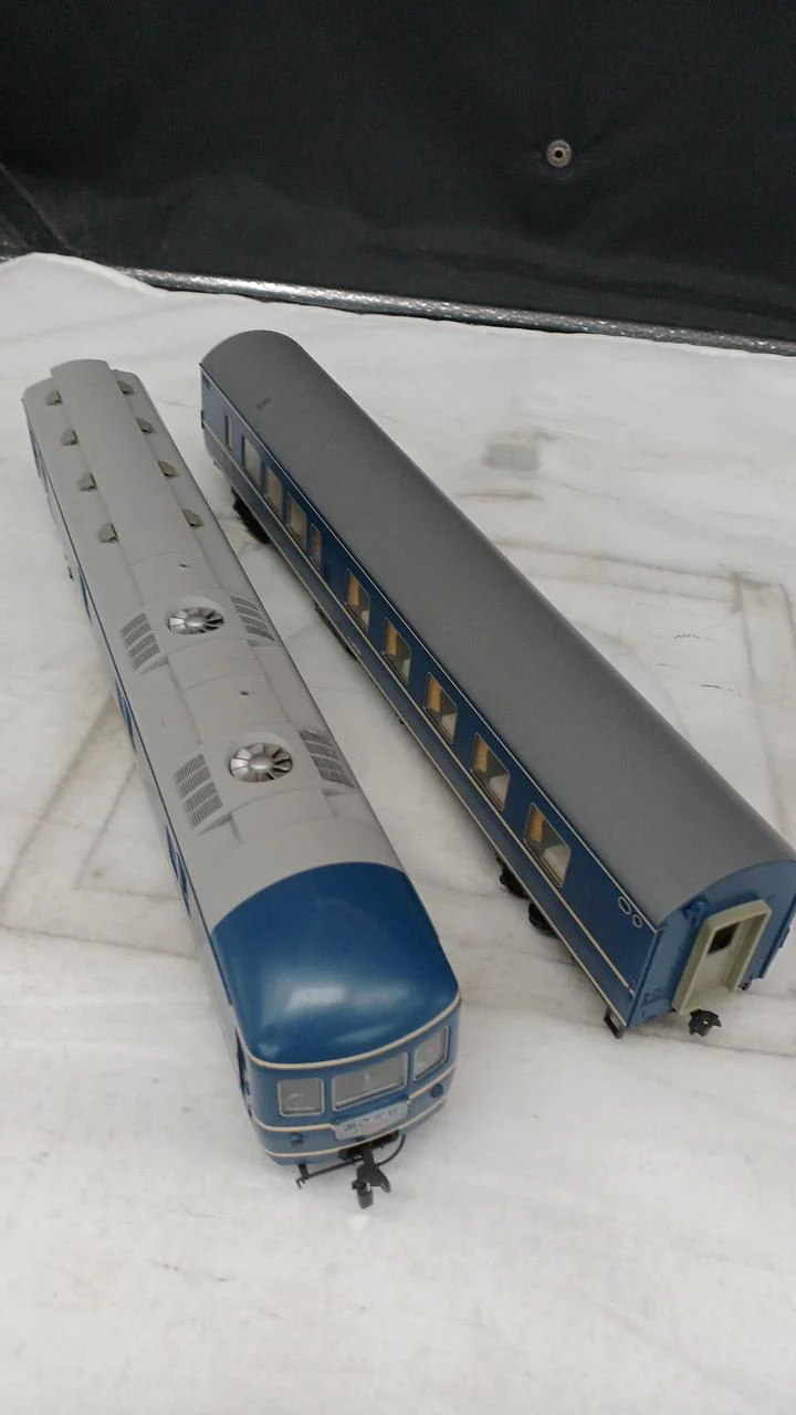 KATO 20 Series Limited Express Type Sleeper Passenger Car 3-504 4-Car Basic Set - Image 7