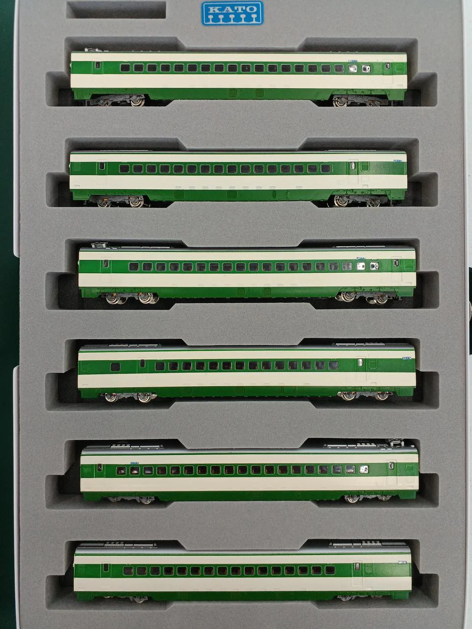 KATO 200 Series Tohoku & Joetsu Shinkansen 12-Car Set - Image 4
