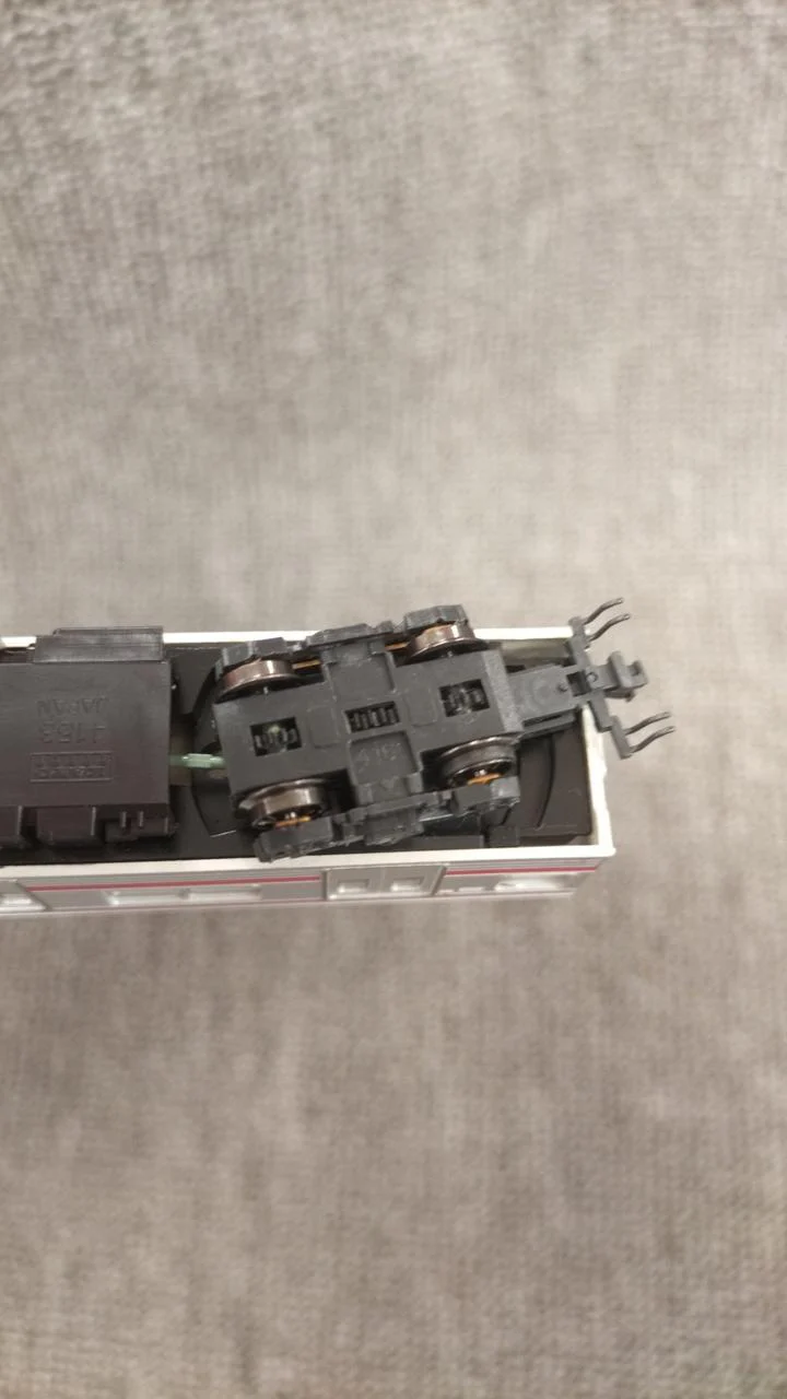 KATO 205 Series Direct Train (Keiyo Line Colors) Basic Additional 10-Car Set 10-404/10-405 - Image 3