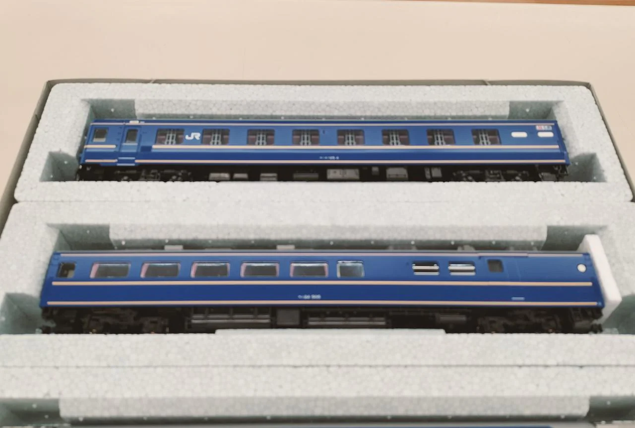 KATO 24 Series Sleeper Limited Express Hokutosei, 4 cars 3-515 - Image 3