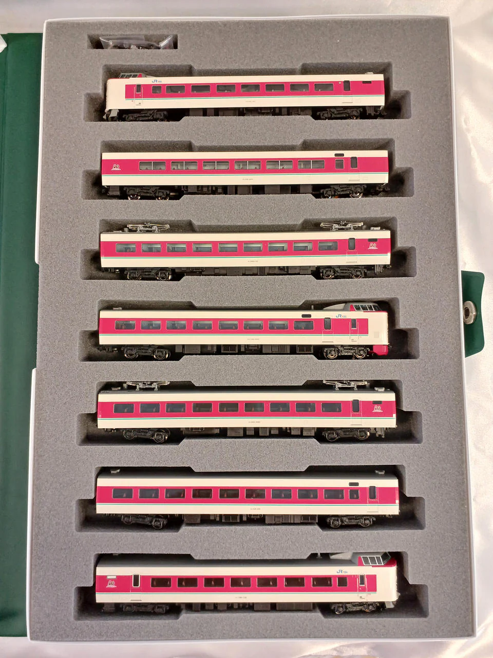 KATO 381 Series 'Yuttari Yakumo' (Normal Formation) 7-Car Set 10-1452 - Image 2