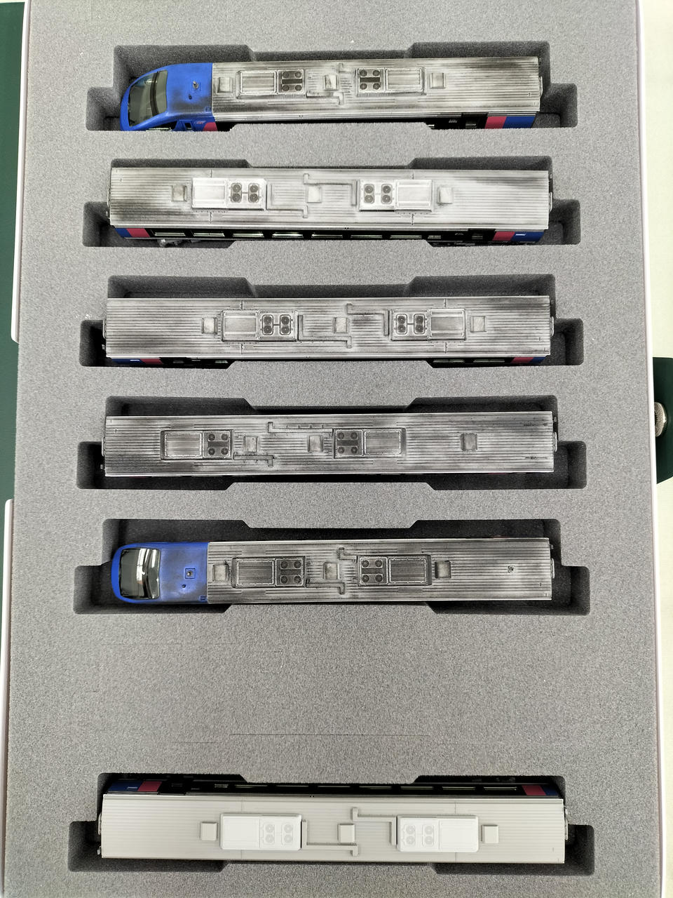 KATO Chizu Express HOT7000 Series Super Hakuto 6-Car Set 10-1693 - Image 4