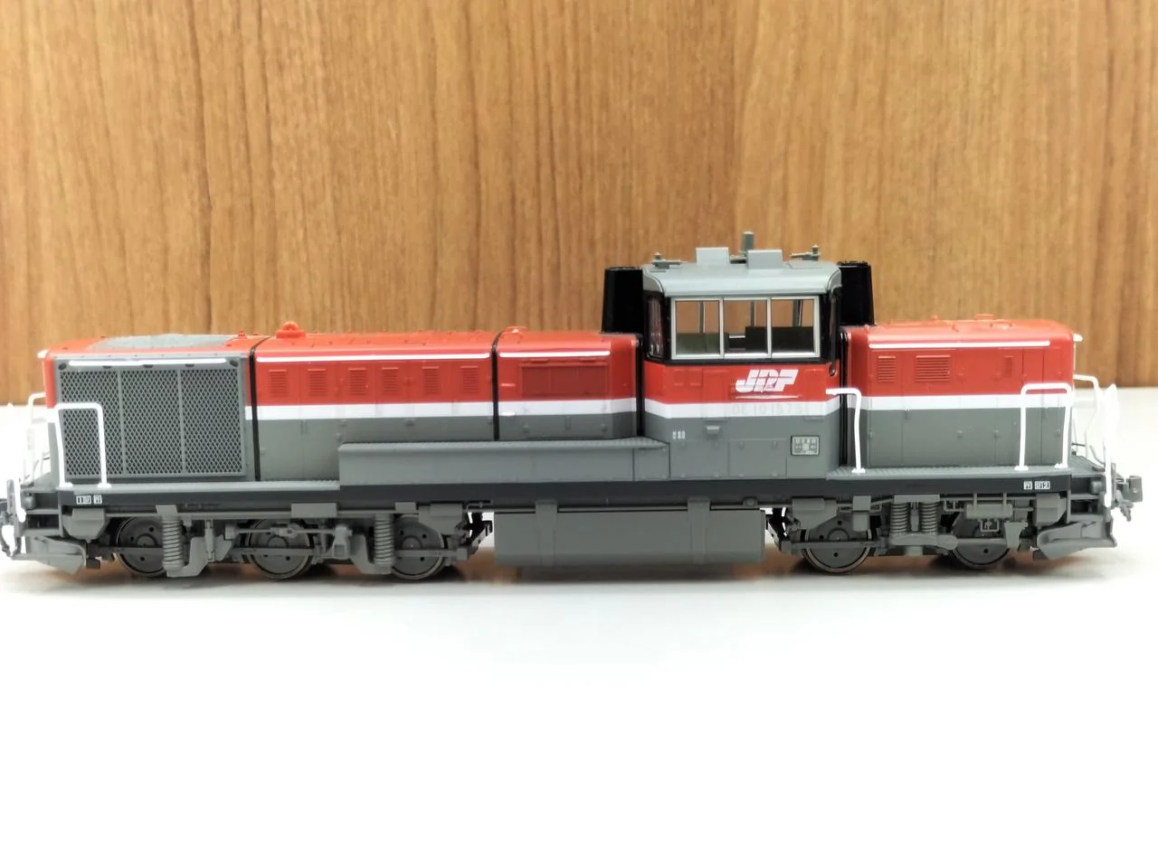 KATO DE10 JR Freight Update Color 1-705