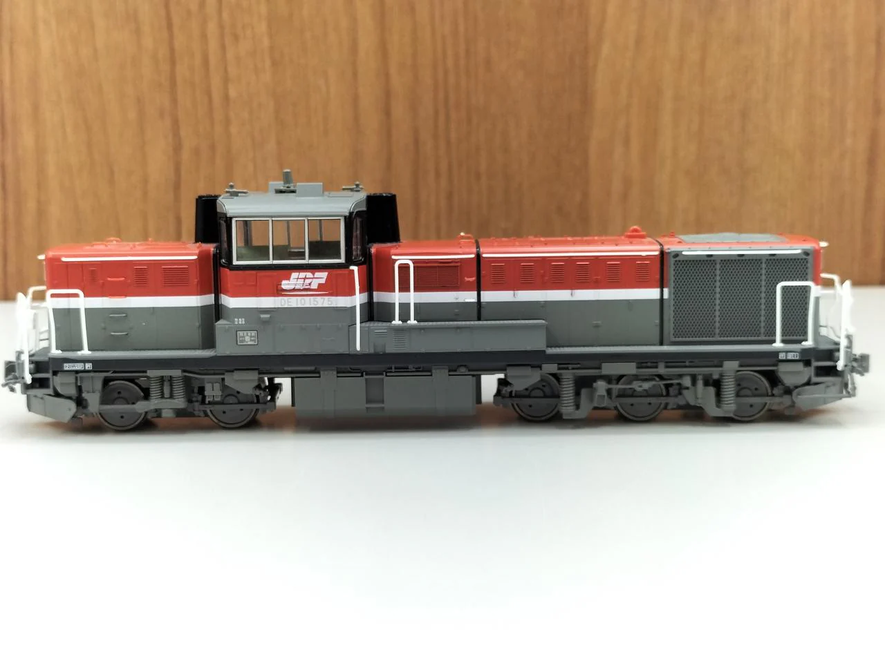 KATO DE10 JR Freight Update Color 1-705 - Image 2