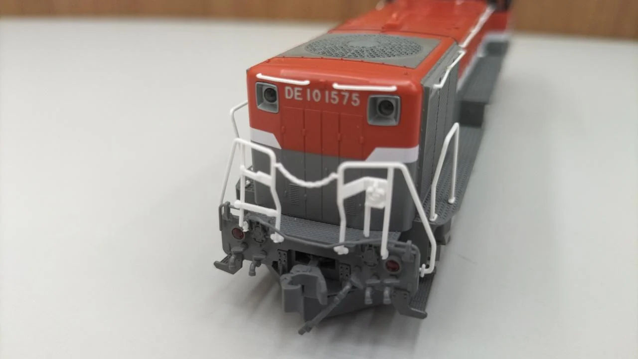 KATO DE10 JR Freight Update Color 1-705 - Image 4