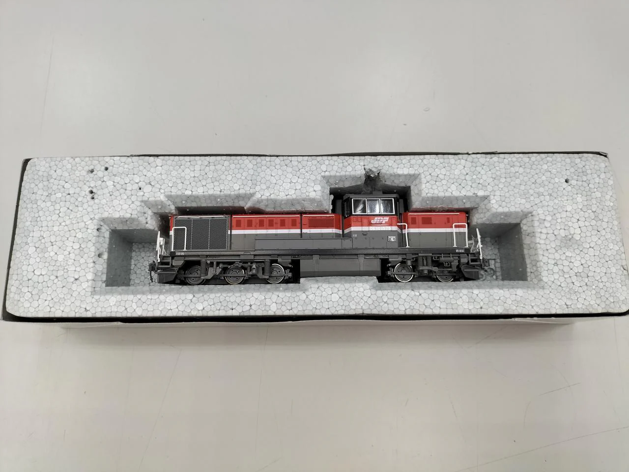 KATO DE10 JR Freight Update Color 1-705 - Image 7