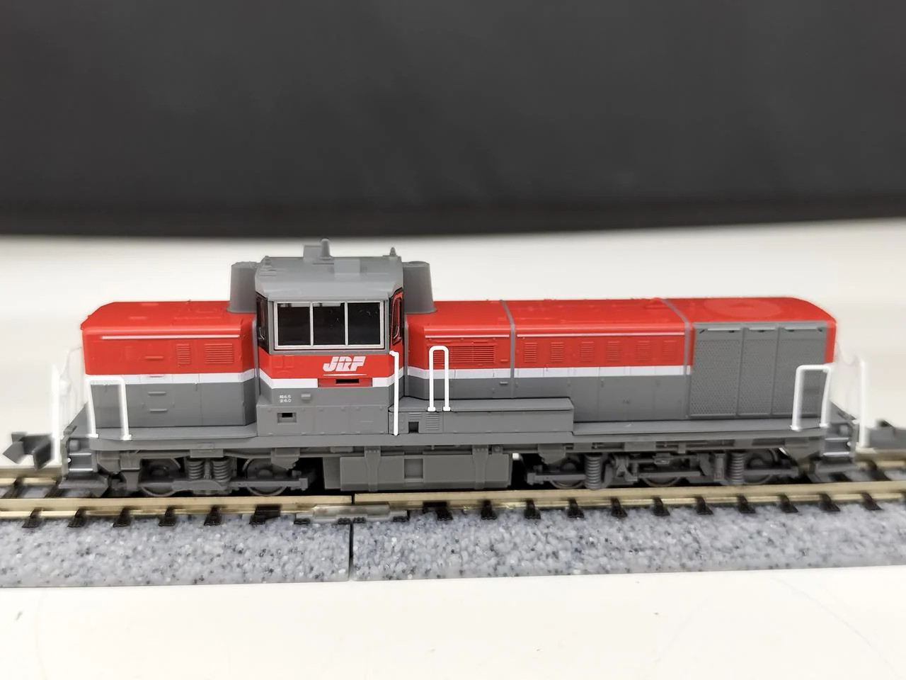 KATO DE10 JR Freight Updated Color 7011-3 - Image 5