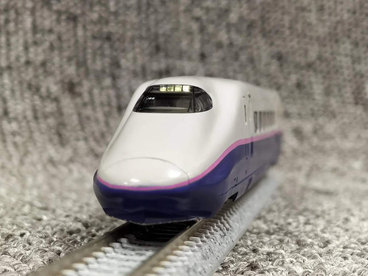 KATO E2 Series 1000 Series Shinkansen Hayate Basic Add-on Set 10-278, 10-279