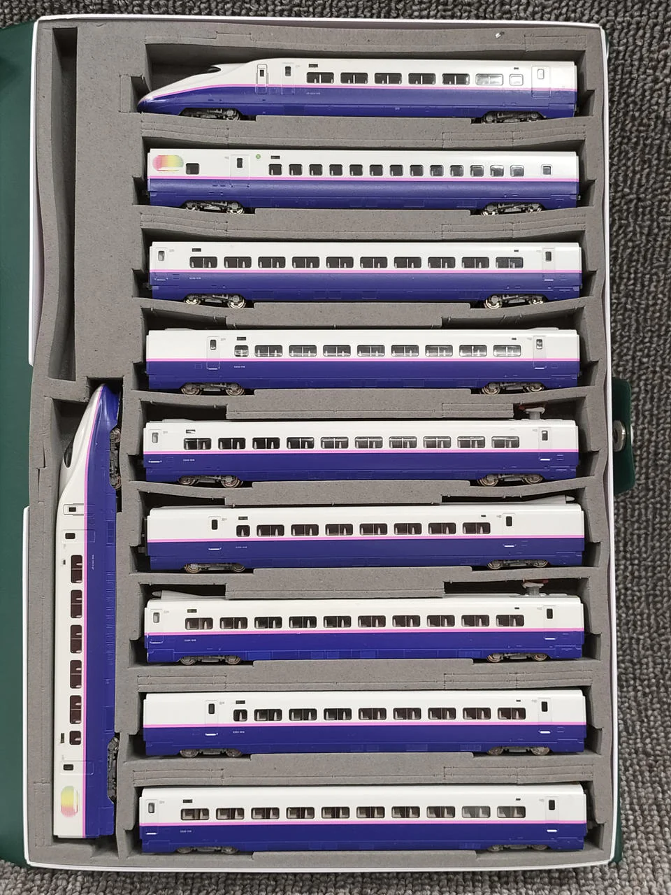 KATO E2 Series 1000 Series Shinkansen Hayate Basic Add-on Set 10-278, 10-279 - Image 8
