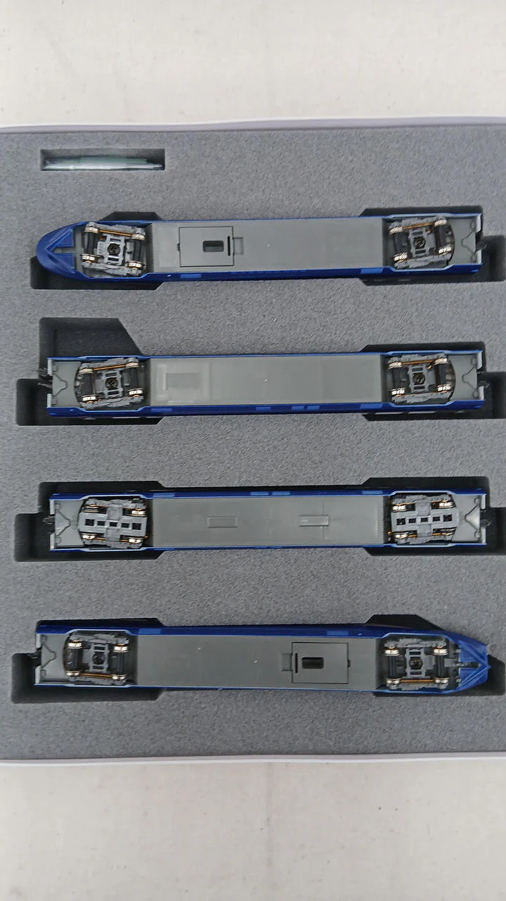 KATO E2 Series 1000 Subseries Shinkansen Hayate 4-Car Basic Set 10-278 - Image 5