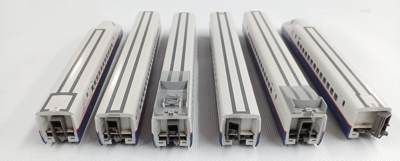 KATO E2 Series Shinkansen Asama 6-Car Basic Set 10-377 - Image 3