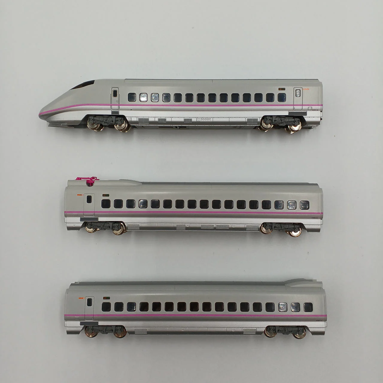 KATO E3 Series Akita Shinkansen 'Komachi' 6-Car Set 10-221 E3 Series - Image 4