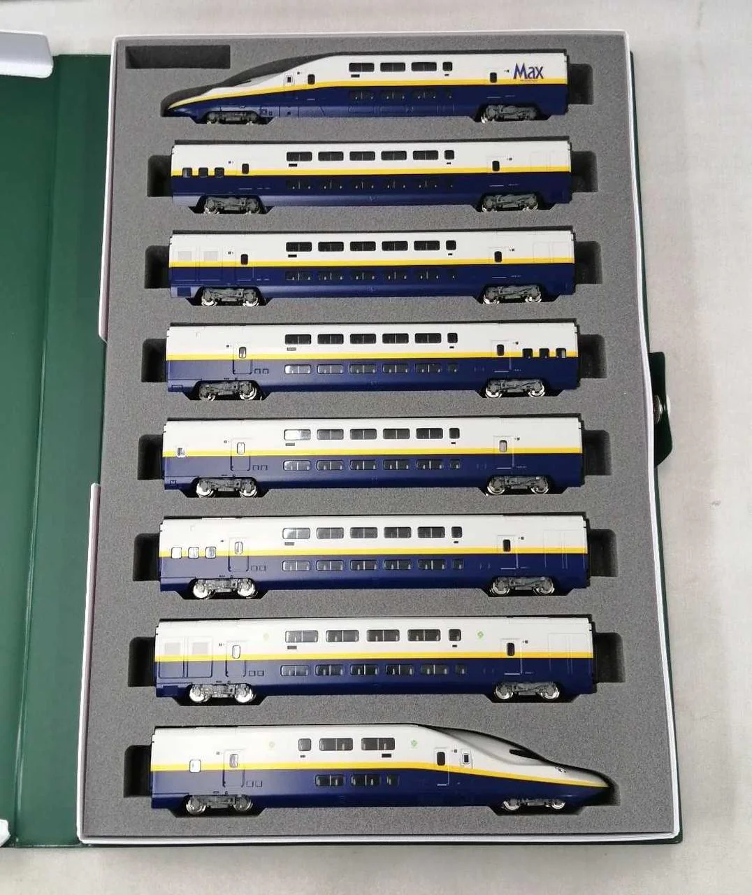 KATO E4 Series Shinkansen 'MAX' 8-Car Set 10-1730 - Image 4
