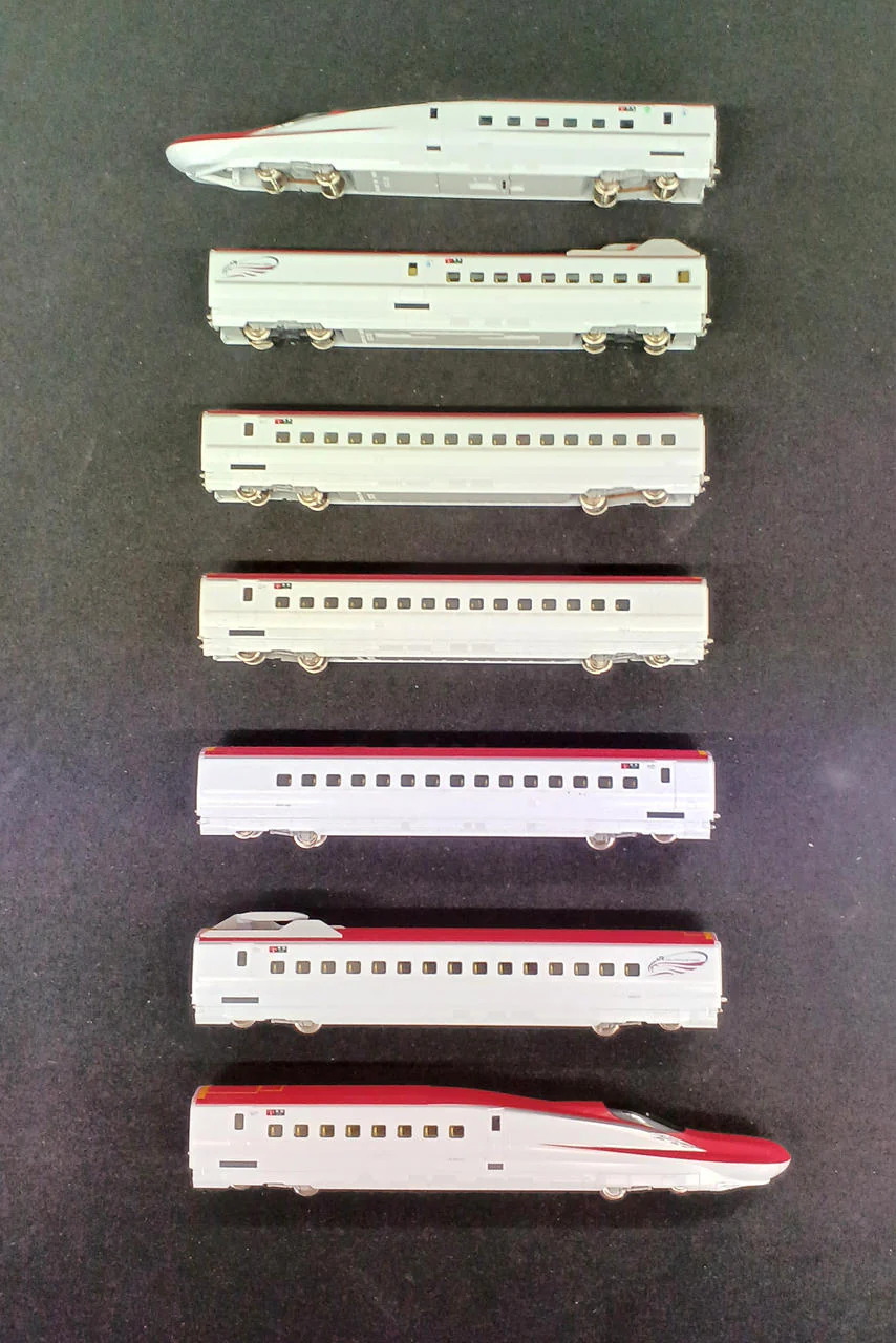 KATO E6 Series Super Komachi Basic 3-Car & Additional 4-Car Set - Image 4