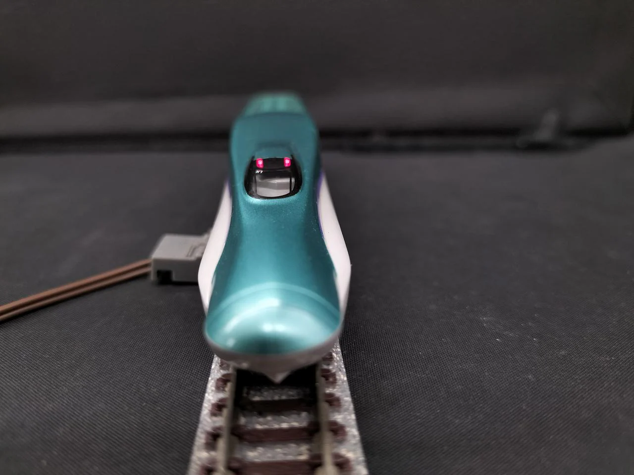 KATO H5 Series Hokkaido Shinkansen 10-1967 + 10-1968 - Image 2