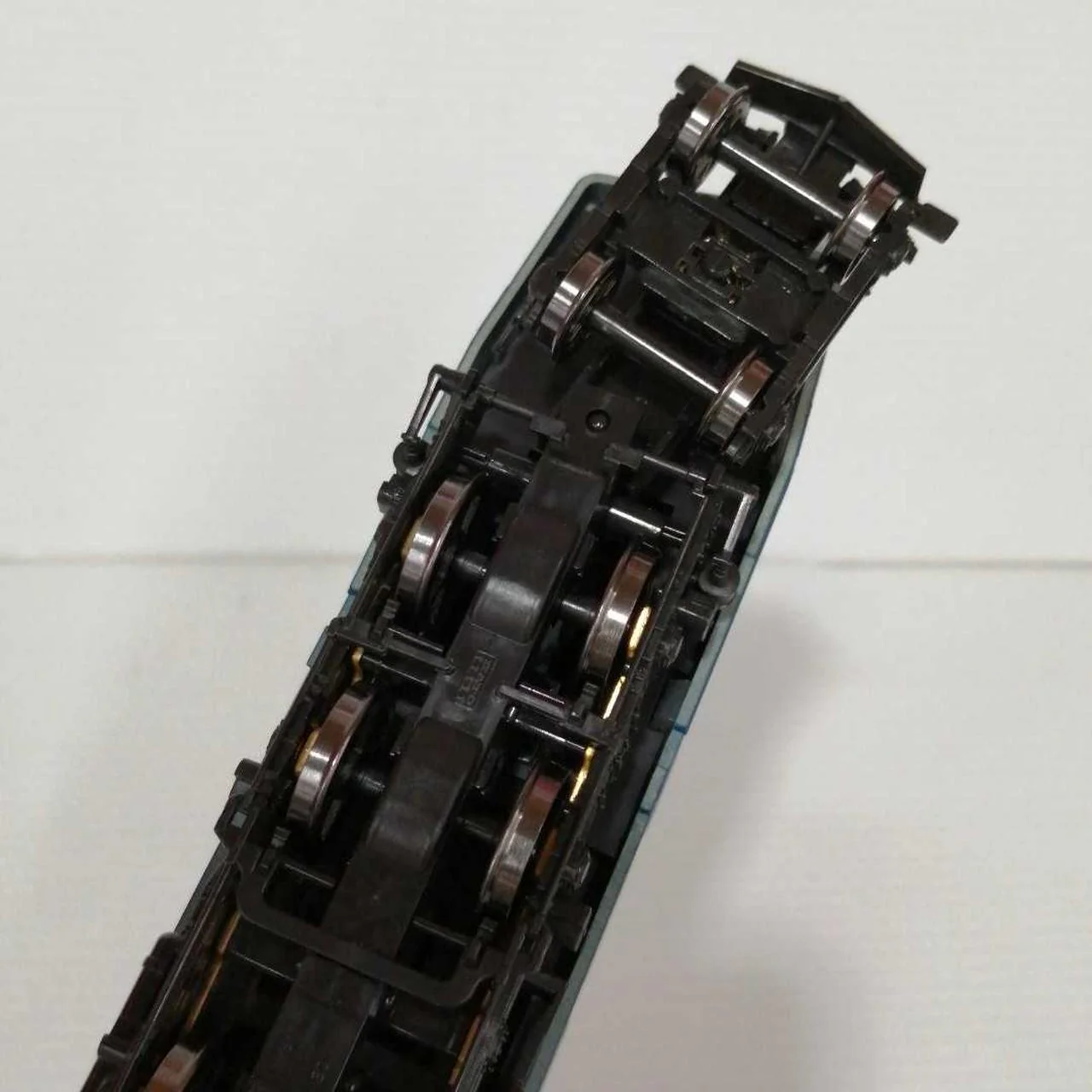 KATO HO Electric Locomotive EF58 (with Icicle Cut, Blue) - Image 6