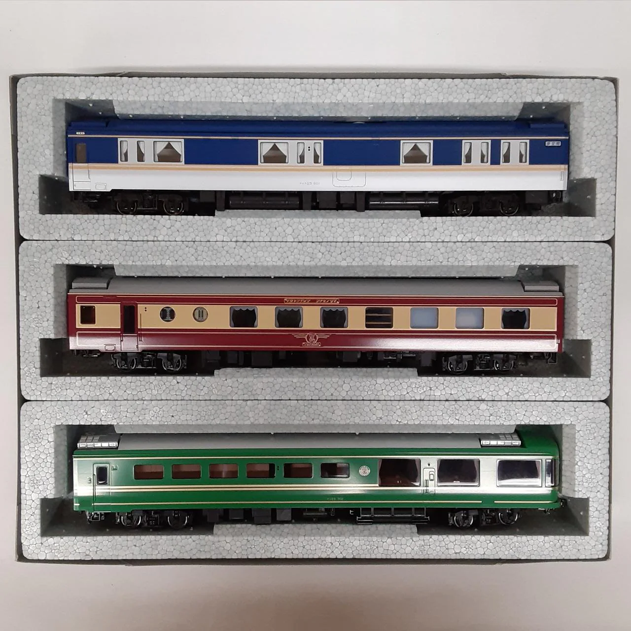 KATO HO Gauge 3-522 24 Series (Yume Kukan) 3-Car Set - Image 4