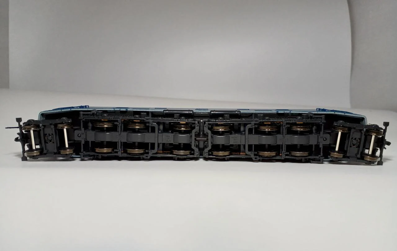 KATO HO Gauge EF58 (Large Window, Blue) HO Gauge 1-301 - Image 7