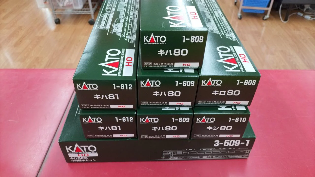 KATO HO Gauge KiHa 82 Series 11-Car Set