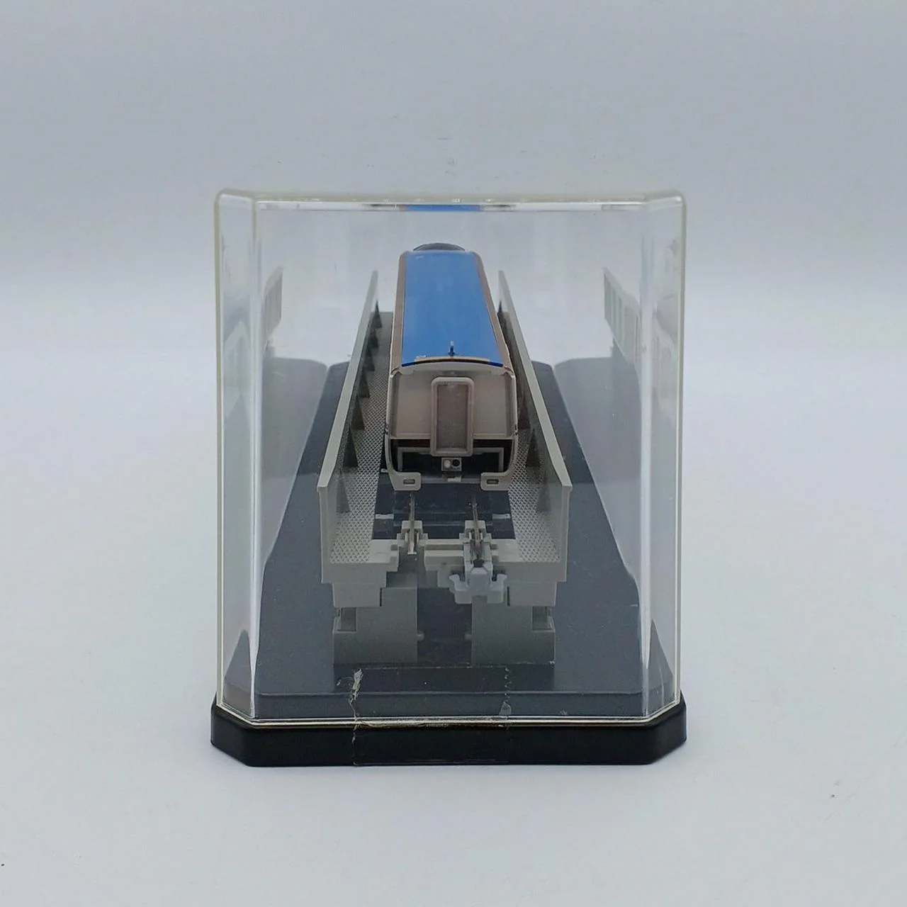 KATO Hokuriku Shinkansen Commemorative N Gauge - Image 3