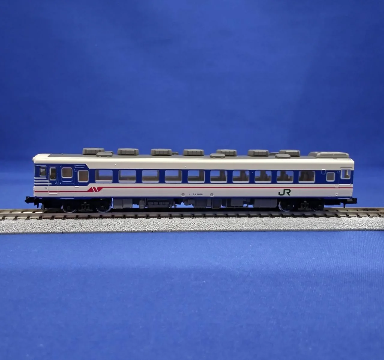 KATO KiHa 58 Series Niigata Color 3-Car Set 10-357 - Image 2
