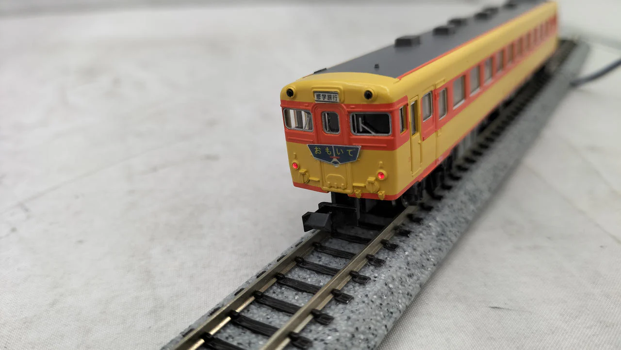 KATO KiHa 58 Series School Trip Color 6-Car Set 10-464 - Image 5