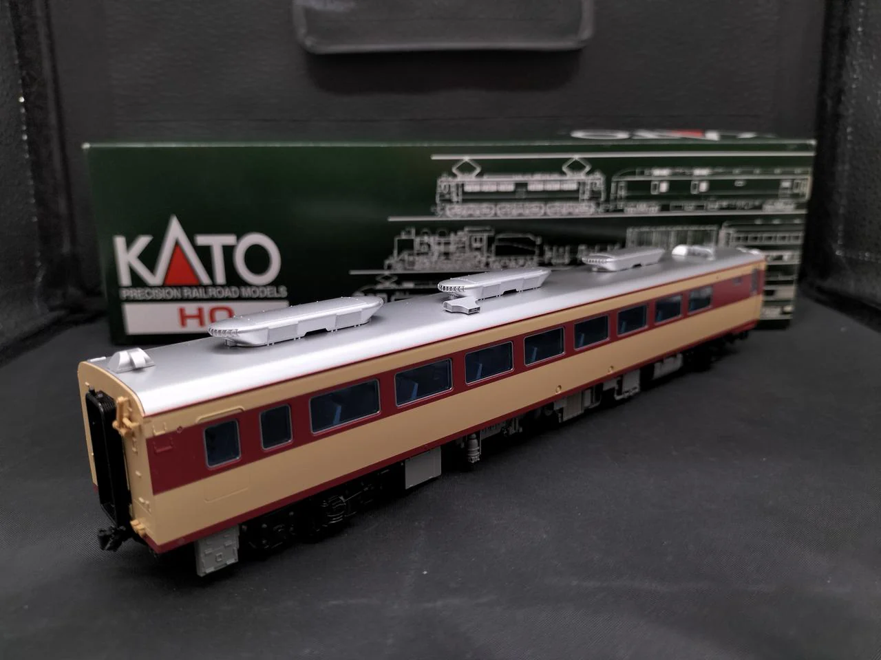 KATO KiHa 80 Motor Vehicle 1-611