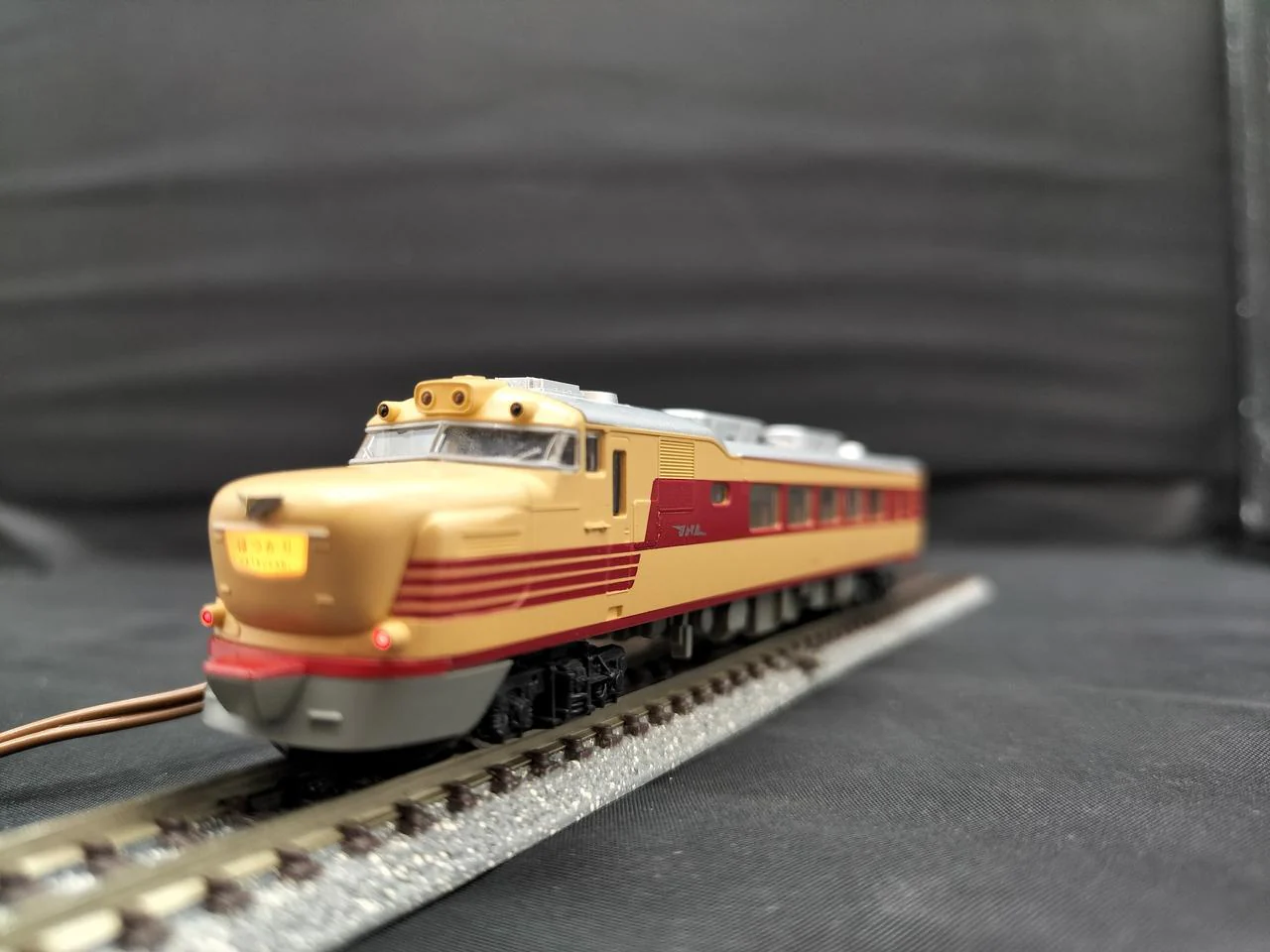 KATO KiHa 81 Series Limited Express Diesel Car 10-325 - Image 2