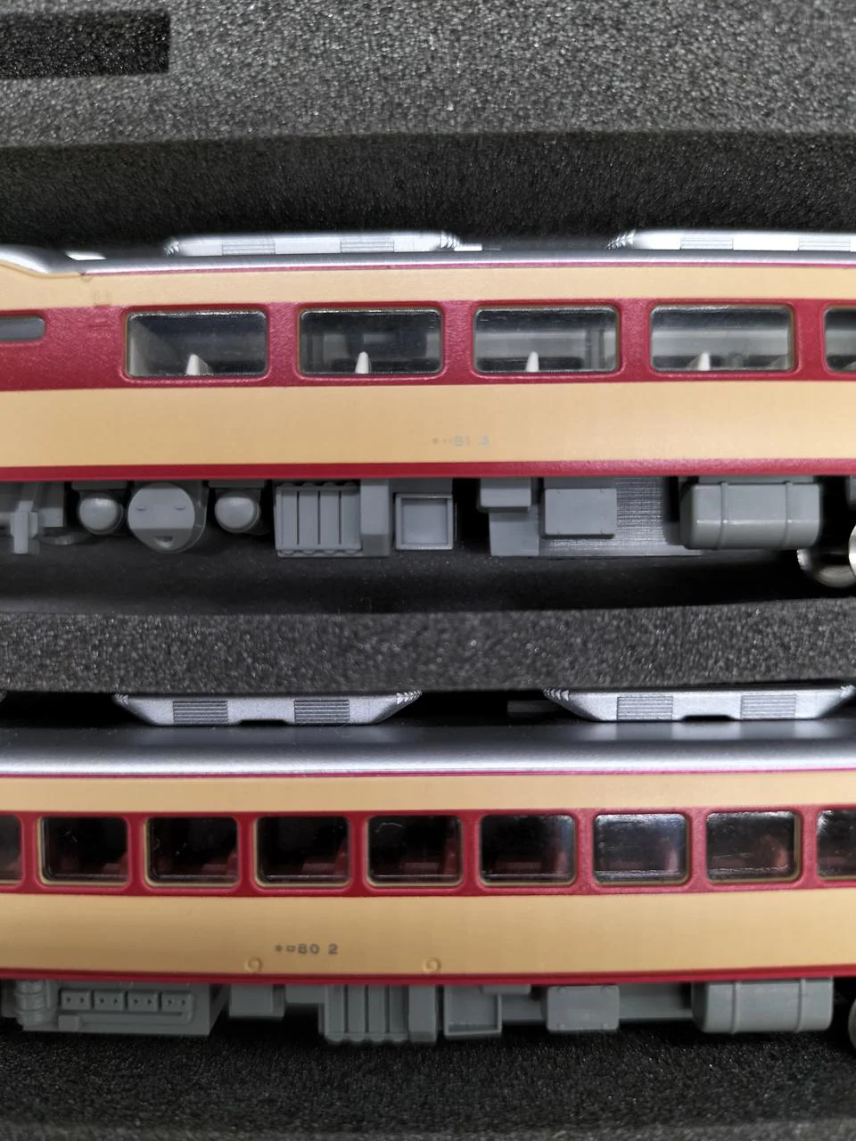 KATO KiHa 81 Series Limited Express Diesel Car 10-325 - Image 9