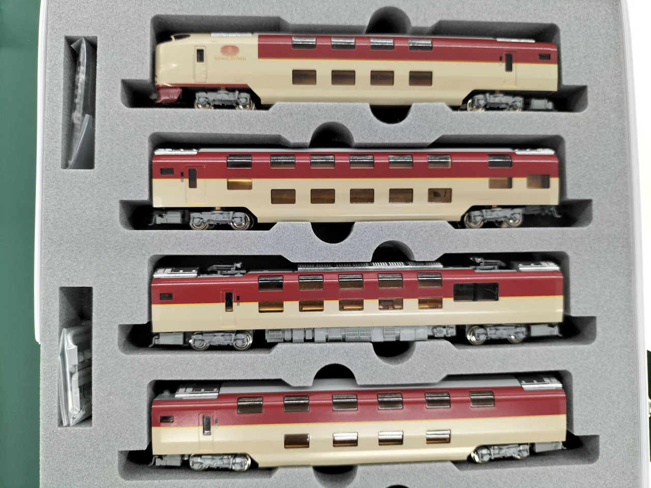 KATO Model Train 285 Series 0 Subseries [Sunrise Express] 7-Car Set - Image 3