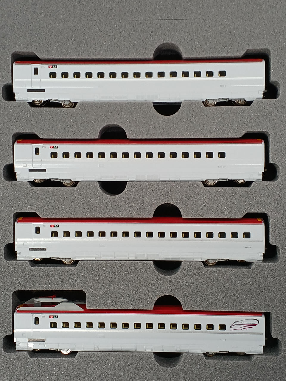 KATO N Gauge 10-1136/1137 E6 Series Super Komachi - Image 4