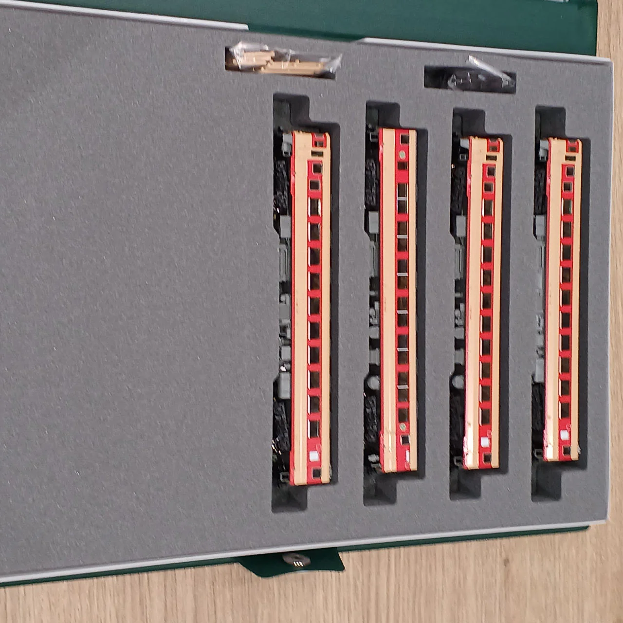 KATO N Gauge 10-1600 KiHa 58 Series (Panoramic Window) 4 cars - Image 4