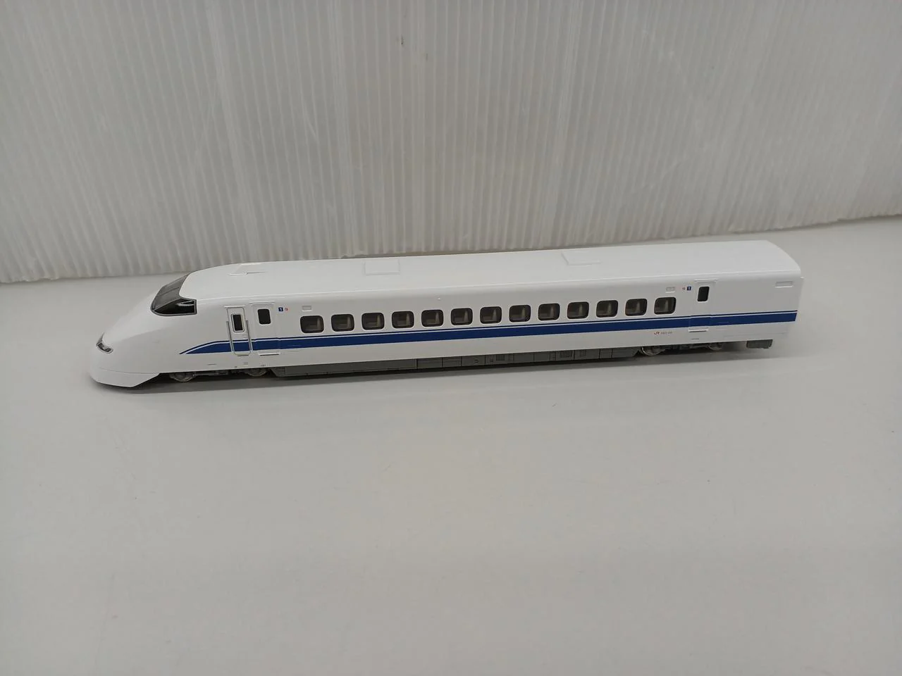 KATO N Gauge 10-1766 300 Series 0 Shinkansen Nozomi - Image 10