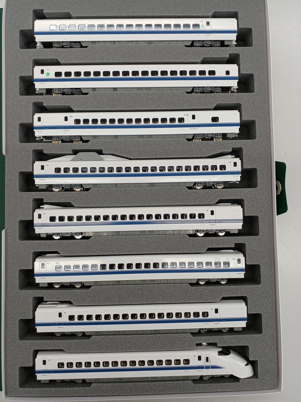 KATO N Gauge 10-1766 300 Series 0 Shinkansen Nozomi - Image 11