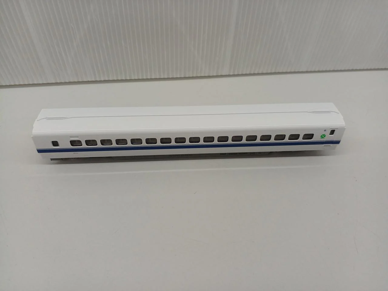 KATO N Gauge 10-1766 300 Series 0 Shinkansen Nozomi - Image 17