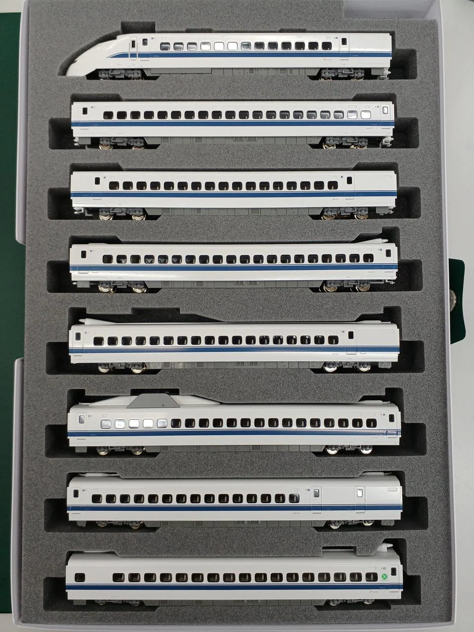 KATO N Gauge 10-1766 300 Series 0 Shinkansen Nozomi - Image 4