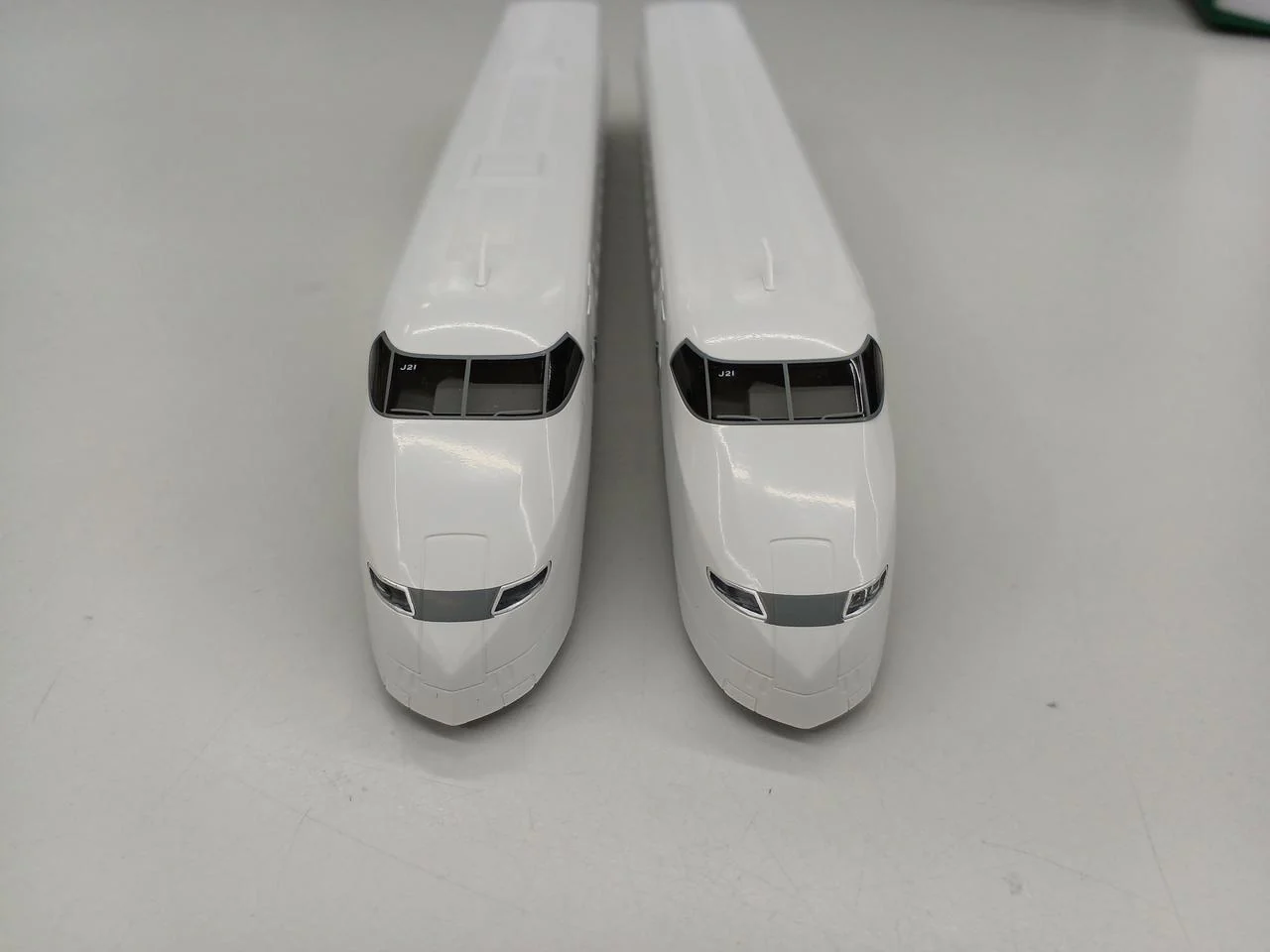 KATO N Gauge 10-1766 300 Series 0 Shinkansen Nozomi - Image 5