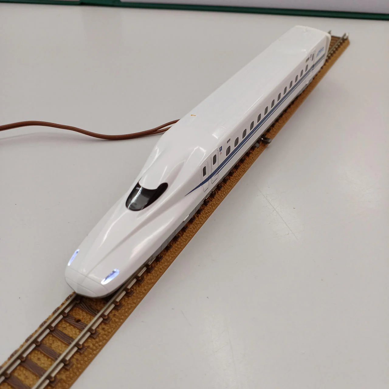 KATO N Gauge 10-1817 N700 Series 2000 Subseries Shinkansen 8-Car Basic Set - Image 5