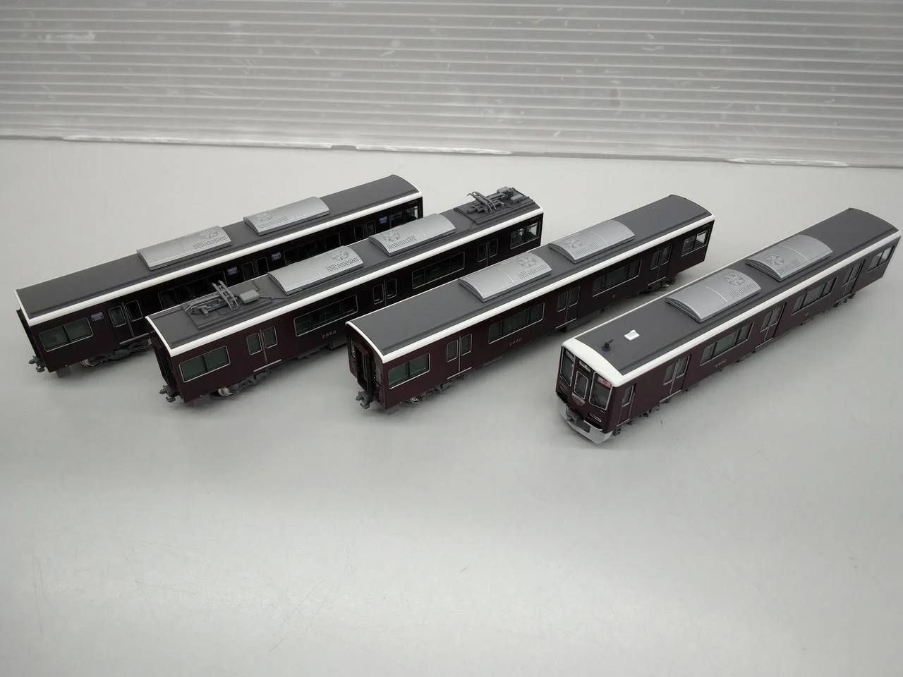 KATO N Gauge 10-2033 Hankyu Railway 2300 Series Kyoto Line 8-Car Set - Image 12