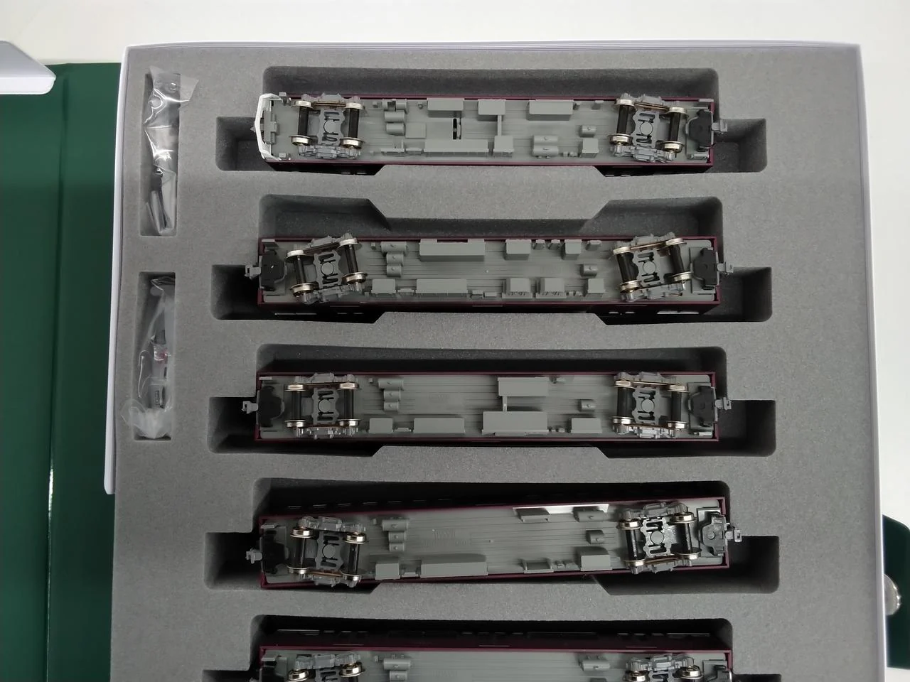 KATO N Gauge 10-2033 Hankyu Railway 2300 Series Kyoto Line 8-Car Set - Image 6
