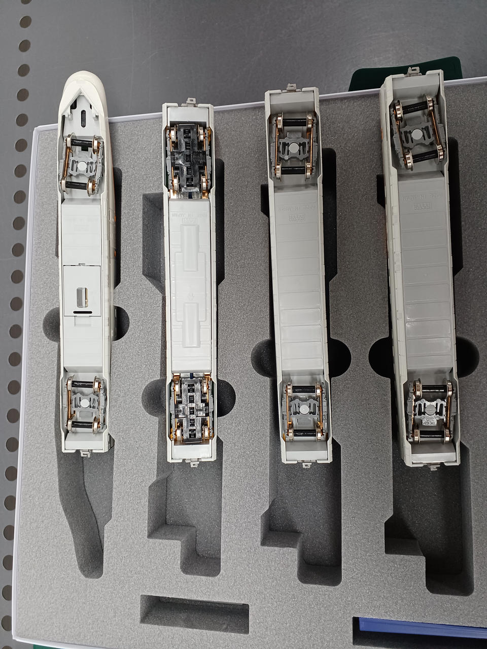 KATO N Gauge 10-2050 E8 Series Yamagata Shinkansen Tsubasa 7-Car Set - Image 10